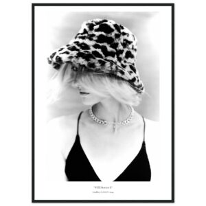 « Wild Motion II »  en papier semi-brillant encadré en bois