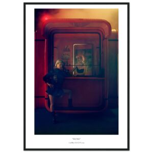 « Kioski »  en papier semi-brillant encadré en bois