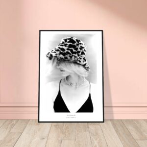 « Wild Motion II »  en papier semi-brillant encadré en bois